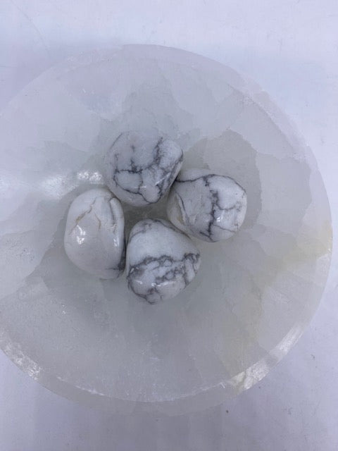 Howlite - White